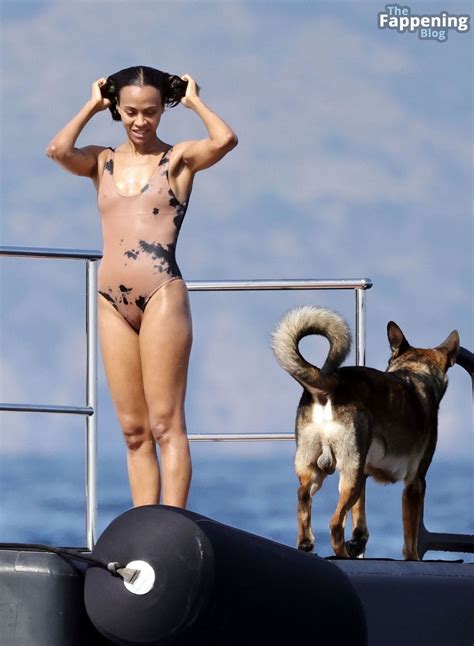 Zoe Saldana Enjoys A Summer Holiday Onboard A Luxury Yacht In Capri