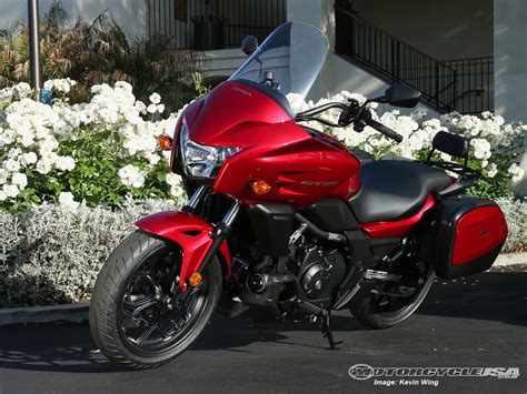 Hit the jump for more information on the honda ctx1300. 2014 Honda CTX 700 - Moto.ZombDrive.COM