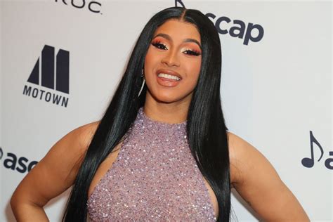 Cardi B Revealed Her Real Hair And Fans Cant Believe How Long It Is