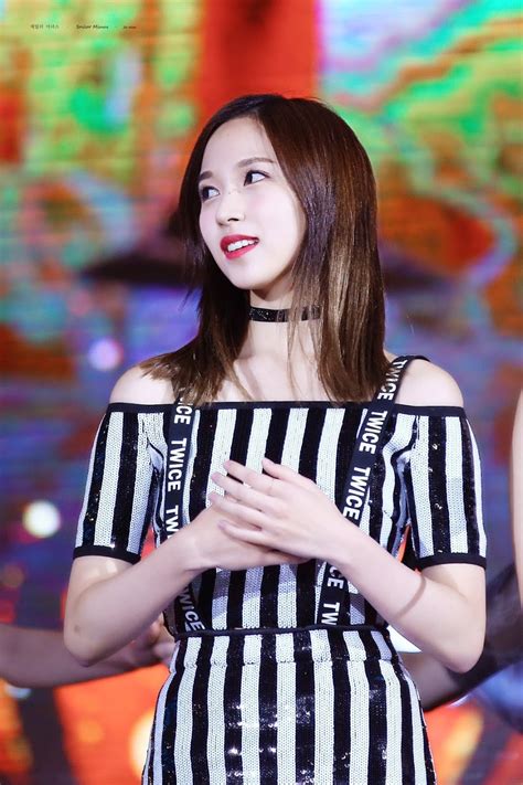 10 Times Twices Mina Was A Sexy Shoulder Line Queen In The Prettiest