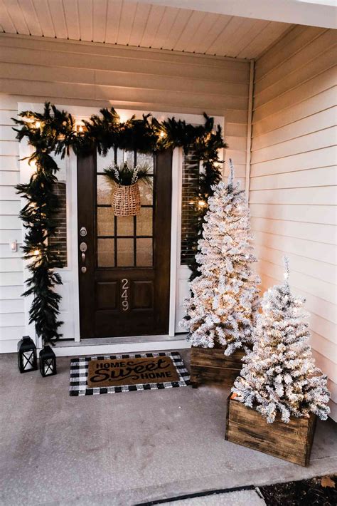 51 Outdoor Christmas Lights Ideas That Are Sure To Impress