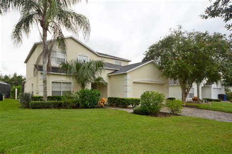 The holiday home is equipped with 4 bedrooms, a tv with cable channels and a fully equipped kitchen that provides guests with a dishwasher, a microwave, a washing machine, a fridge and an oven. 5 Bedroom Orlando Vacation Home | Cumbrian Lakes Kissimmee ...