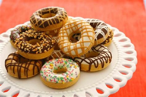 Baca petunjuk cara mudah membuat kue donat dengan adonan mengembang ala dunkin maupun jco. Cara Membuat Donat Sederhana yang Getarkan Selera - Cara Cek Online