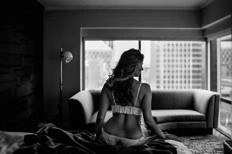 Tips For A Successful Boudoir Photo Sesssion