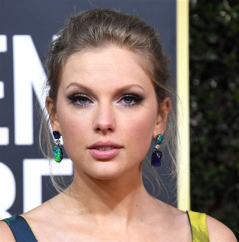 Taylor Swift Calls On Tennessee Lawmakers To Remove Nathan Bedford
