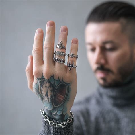 A Guide To Wear Rings For Men What Rings Mean On Each Finger