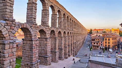 El Acueducto De Segovia En Espana