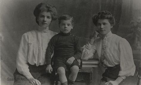 Portrait Of Daisy Welch Her Son Jack And Maud Bartholomew Vantreight