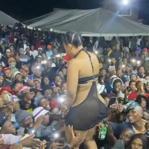 Pantless Dancer Zodwa Wabantu Allows Fans Dip Their Hands Between Her