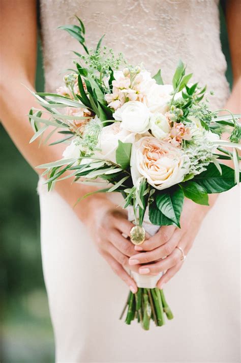 We handpick each flower bouquet and source only the highest quality silk flowers so you. Petite bouquet | Photography: Austyn Elizabeth | Gold ...