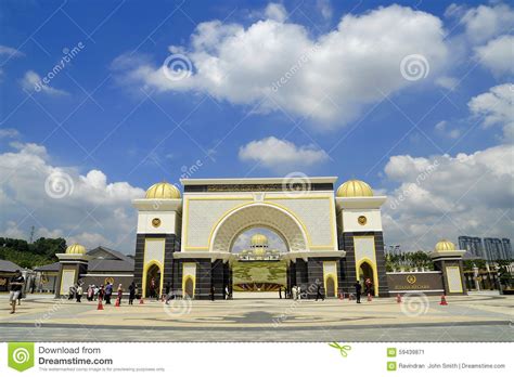 Tropicana mansion renovation work proposal, petali. New Istana Negara Editorial Photo - Image: 59439871