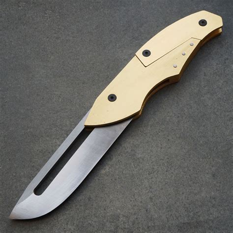 Ive Never Seen Anything Quite Like How This Unique Pocket Knife Opens