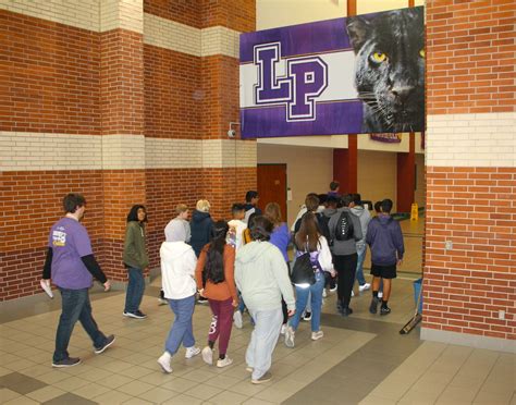 Lufkin Middle School students learn about high school electives at