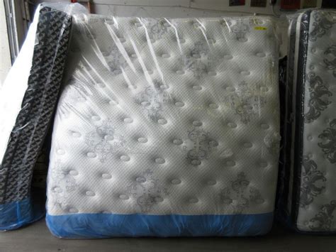 Beautyrest mattresses are the staple of simmons mattresses. New King Size Simmons Beautyrest Mattress