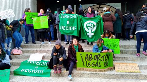 Conoce al profesorado, el entorno y los servicios que ofrece. Violentados derechos humanos de las mujeres por reforma a ...