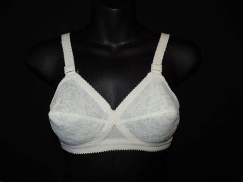 vintage lace bra 1960s white playtex cross your heart brassiere 34a cross your heart bra lace