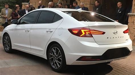 The n line receives sportier styling, sport seats, a sport instrument cluster and fuel economy. Новый Hyundai Elantra Sport 2019 - YouTube