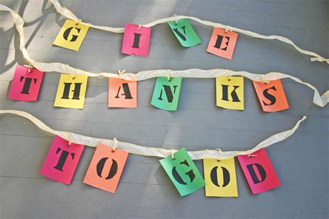 Give Thanks Banner | Fun Family Crafts