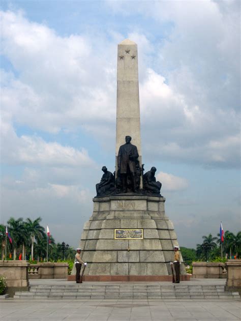 The Iconic Rizal Monument In Luneta Park Manila