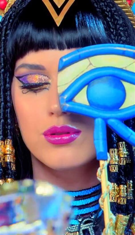 Those Glossy Lips Omg 😻 Katy Perry Maquillaje Egipcio Katy Perry