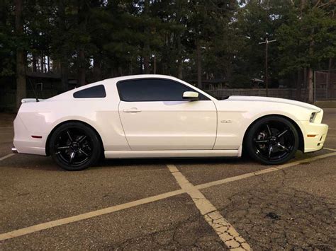 5th Generation White 2013 Ford Mustang Gt 2dr Coupe For Sale
