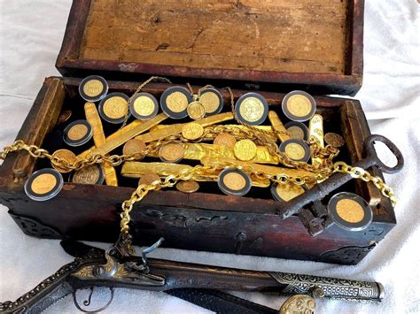 Treasure Chest Real 1600 1700s Carried Gold Cob Doubloons