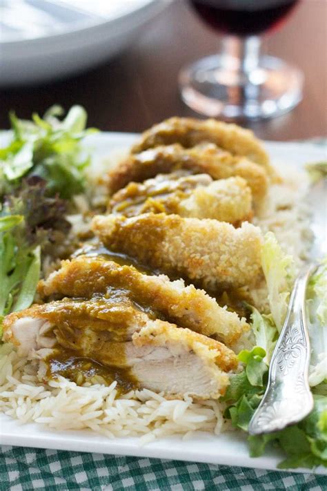 Combine panko crumbs, salt, pepper, garlic powder and onion powder in a separate shallow bowl. Chicken katsu curry (with an easy curry sauce) | Recipe ...
