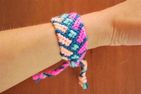 10 Tutorials To Make Your Own Bracelets —