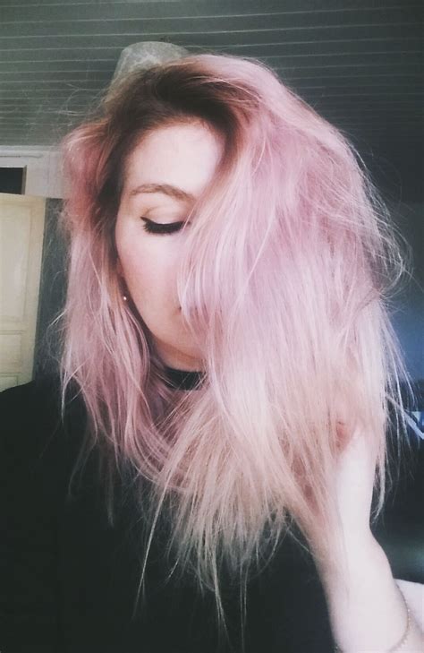 The darker your hair is, the. http://blackmoon-dust.tumblr.com/ pink hair pastel pink nu ...