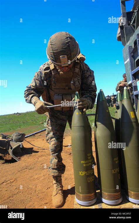 155mm Shell Hi Res Stock Photography And Images Alamy