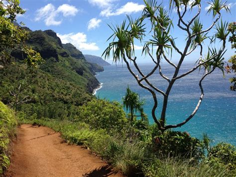 The Napali Coast Kalalau Trail In Kauai Hawaii Trailhead Is At Keʻe