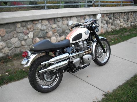 Spanish custom motorbike builder café racer dreams has been rolling out some amazing custom triumph motorbikes. Retro-Racer Cafe Racer Seat | BellaCorse.com