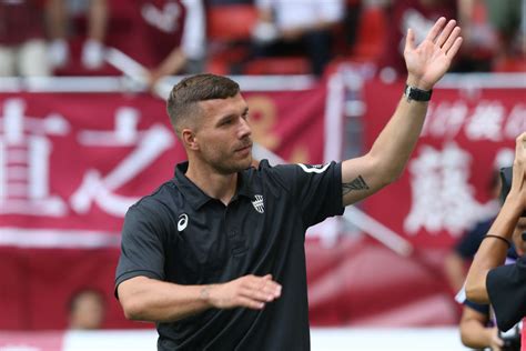 Fc köln, bayern münchen, bayern münchen ii, 1. Fußballstar Lukas Podolski: Sorgen um das Ohr de Cologne... | LigaLIVE