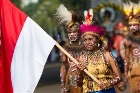Pakaian Adat Manokwari Lambang Papua Barat Provinces Of Indonesia My