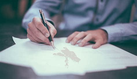 Berikut contoh kalimat bahasa inggris simple future tense: Kalimat Persuasif; Pengertian Kalimat, Ciri-ciri dan ...