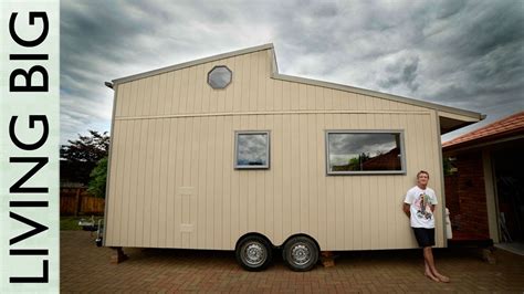 Building the australian tiny house dream. Amazing DIY Off-Grid Modern Tiny House - YouTube