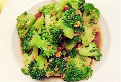 Broccoli In Garlic Oyster Sauce Easy Broccoli Recipes Broccoli