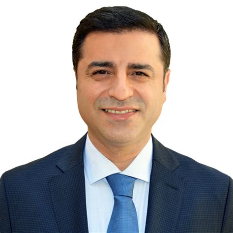 Palu, elazığ), zaza kökenli türk siyasetçi, yazar ve avukat. Selahattin Demirtaş - YouTube
