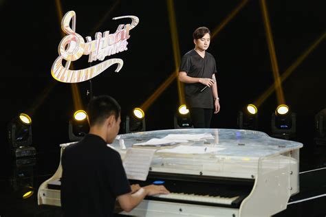Trước đây phan mạnh quỳnh cũng đã tham gia hát cho các chương trình của trường dhcn tphcm nơi đang theo học. Phan Mạnh Quỳnh "lột xác" kể chuyện người đã khuất khiến ...