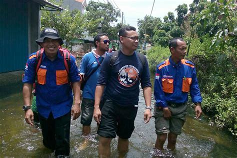 Mahasiswa pkl stikes muhammadiyah bojonegoro. PDM Lamongan Sambangi Banjir Babat | Pwmu.co | Portal ...