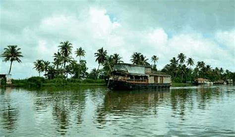 Top 10 Best Backwaters Of Kerala That Offer Much More Than Beauty And