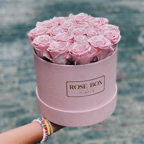 Custom Medium Box Roses Luxury Forever Rose Box Roses