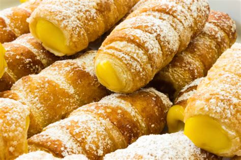 E dato che si fanno con la pasta sfoglia. Cannoncini di pasta sfoglia con crema pasticcera | Torte ...