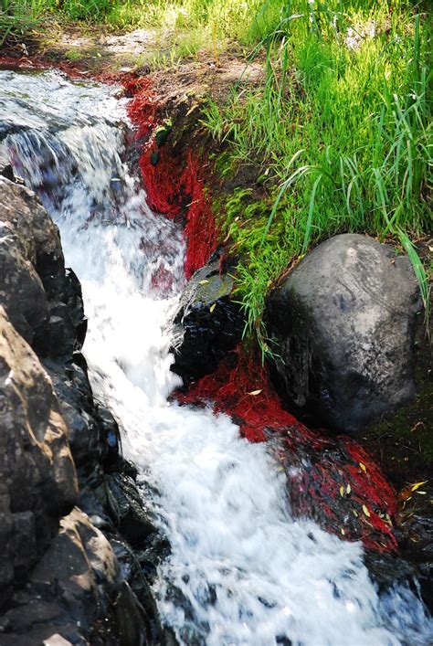 Red Rock Waterfall Medium Shutter A Waterfall Over Red R Flickr