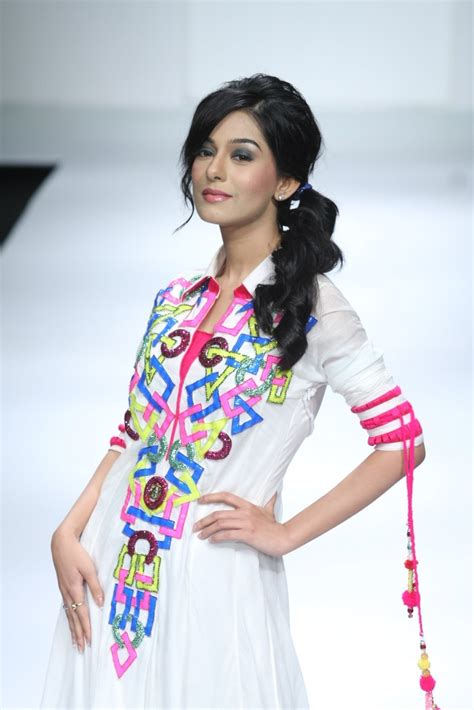 Amrita Rao Catwalk At Lakme Fashion Week Sexy Brunette