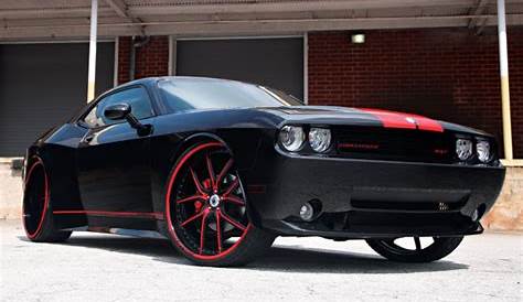 2009 Dodge Challenger SRT8 - Rides Magazine