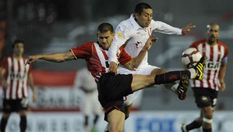 Ganó una intercontinental, 4 libertadores, y torneos locales. Estudiantes de La Plata se prepara para reclamar en el ...