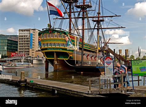 VOC Blütezeit Boot Schiff Schiff Amsterdam Niederlande Holland Canal niederländische Flagge