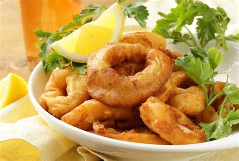 Cómo Preparar Crujientes Anillos De Calamar Receta Calamares