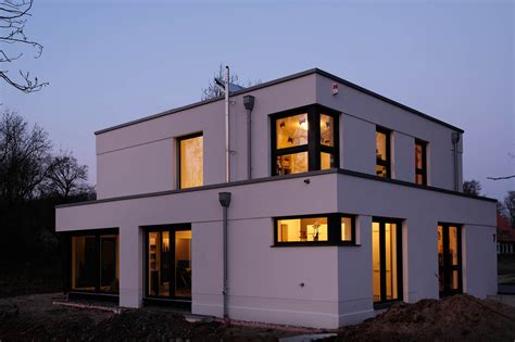 Für ein haus mit 150m² werden in schwerin ca. Kubisches Haus in Schwerin - Architekten Blanc & Mecklenburg